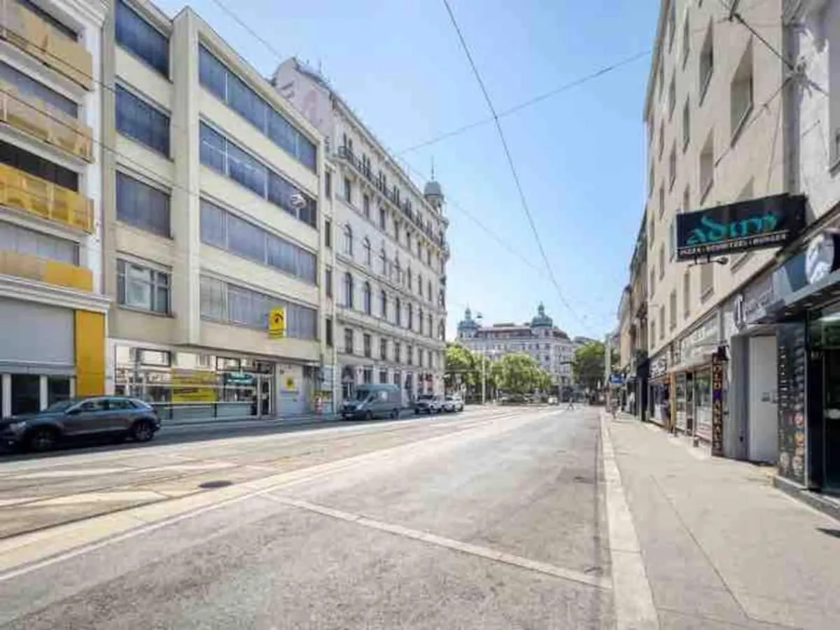 Central Apartment With Balcony Next Augarten Park Vienna