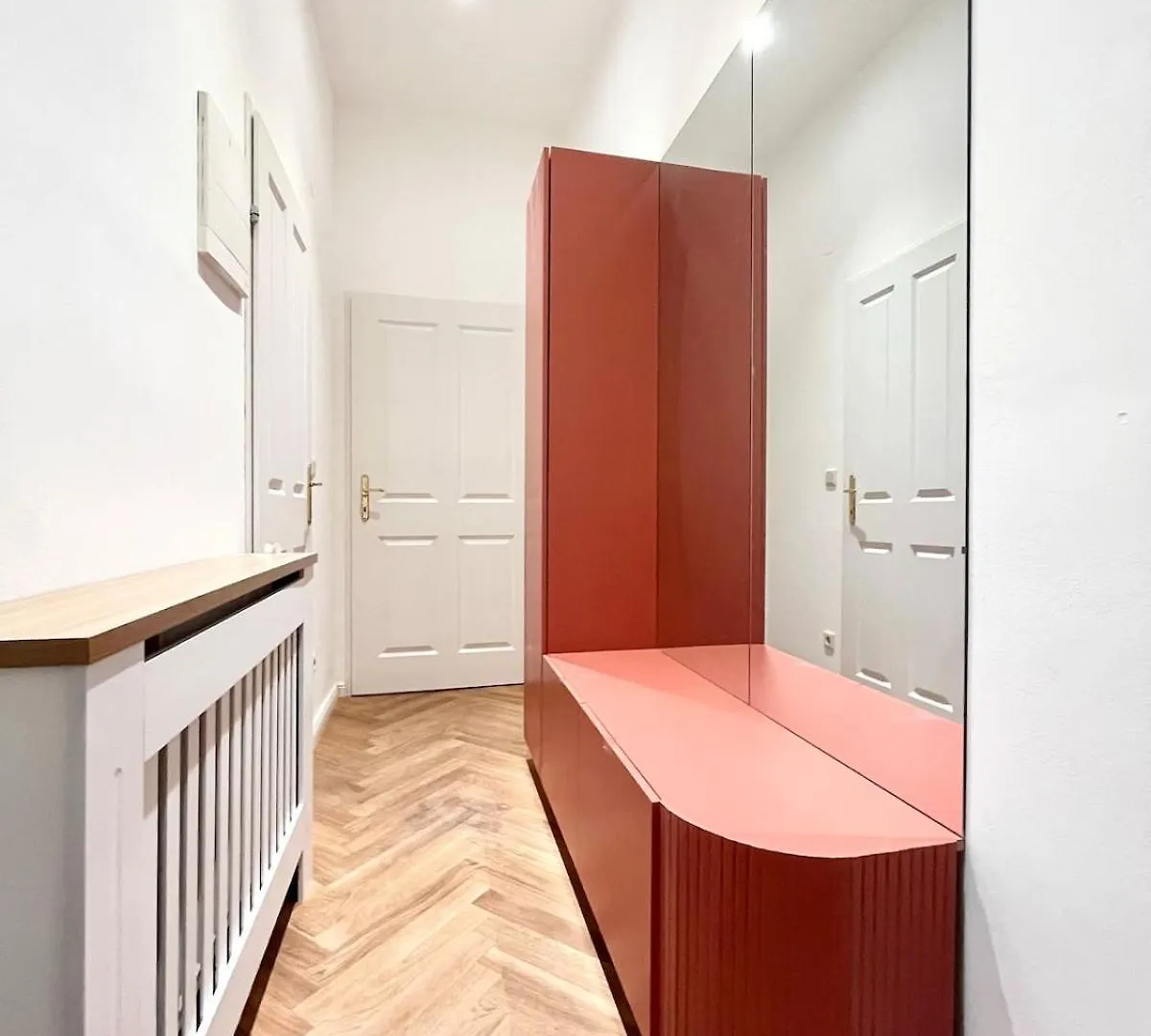 Central Apartment With Balcony Next Augarten Park Vienna