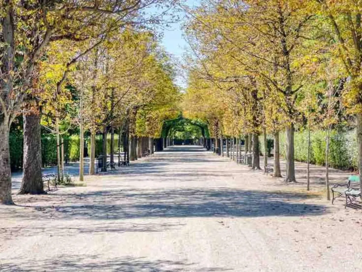 Central Apartment With Balcony Next Augarten Park Vienna